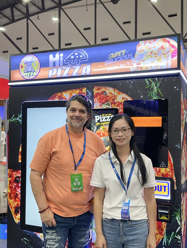 iplaysmart-showcases-smart-pizza-vending-machines-at-vend-asean-3.jpg