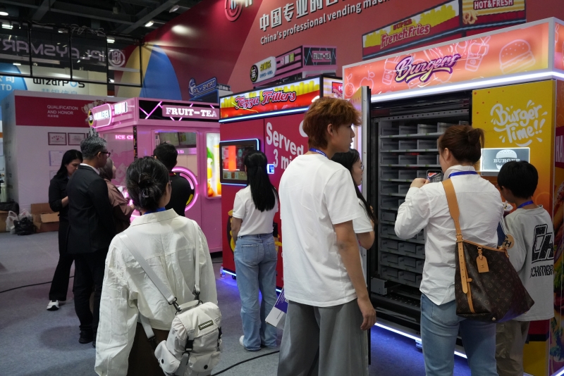guangzhou-show-recap-iplay-smart-draws-crowds-3.jpg