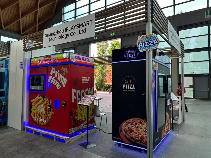 italy-show-recap-iplay-smart-fryer-pizza-machine-draw-crowds-6.jpg