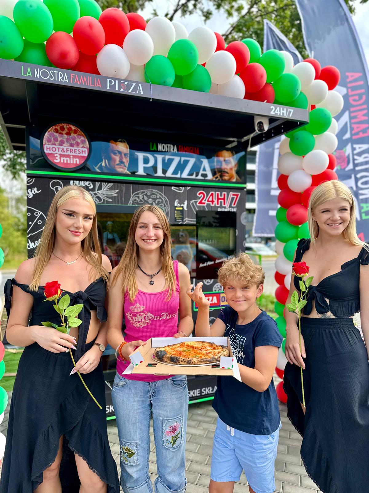 why-are-pizza-vending-machines-so-popular-overseas-5.jpg