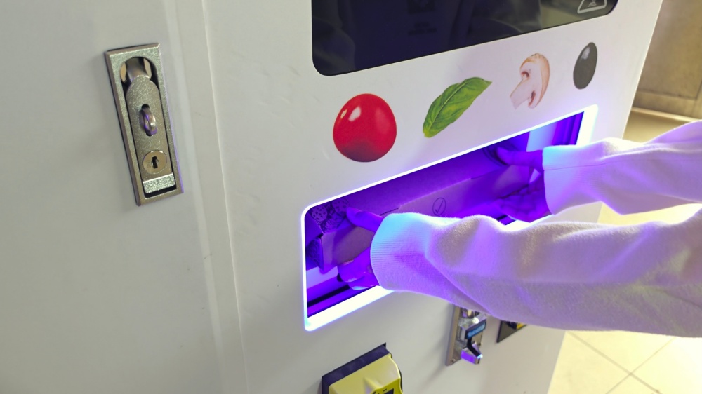 high-tech-pizza-making-a-smart-pizza-machine09.jpg high-tech-pizza-making-a-smart-pizza-machine09.jpg