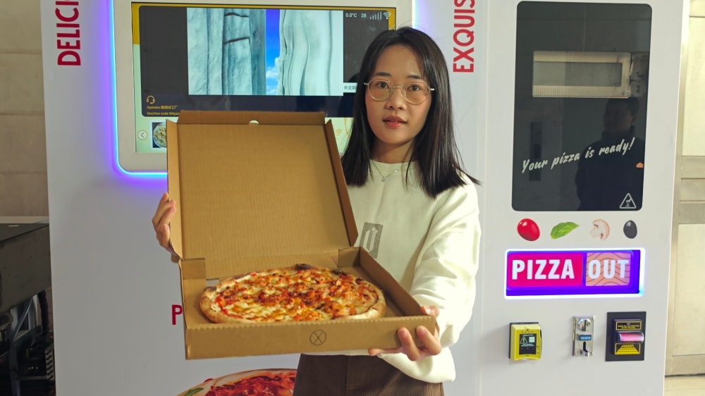 high-tech-pizza-making-a-smart-pizza-machine10.jpg high-tech-pizza-making-a-smart-pizza-machine10.jpg